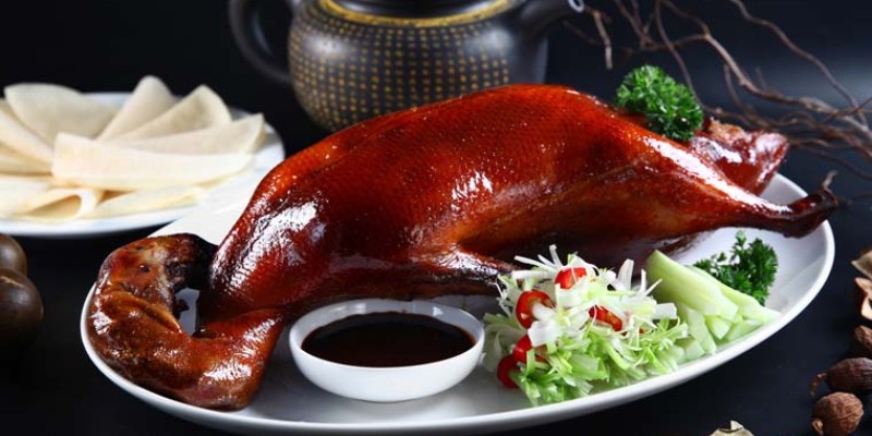 Mơ Thấy Vịt - Nên Đánh Đề Bao Nhiêu: Ý Nghĩa và Giải Mã 5 Con vịt quay mang lại một ý nghĩa may mắn, tài lộc